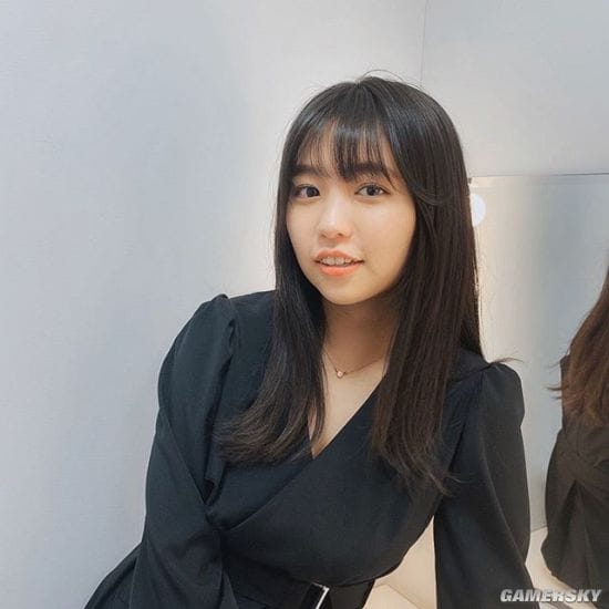 超常发育的曲线身材 甜美笑颜的写真偶像大原优乃