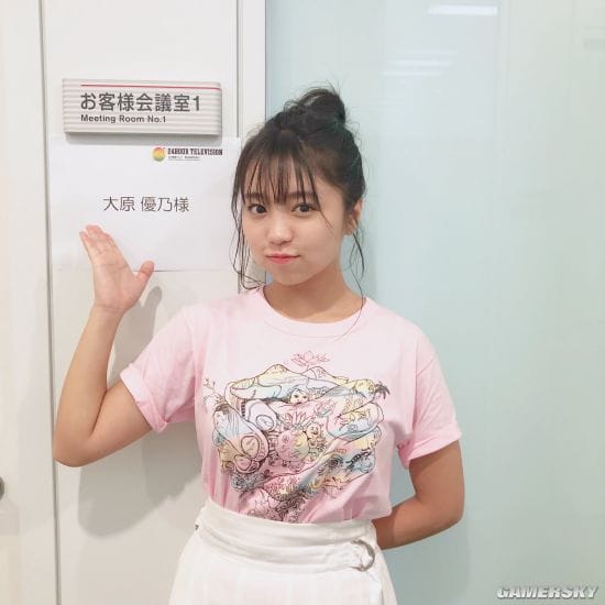 超常发育的曲线身材 甜美笑颜的写真偶像大原优乃