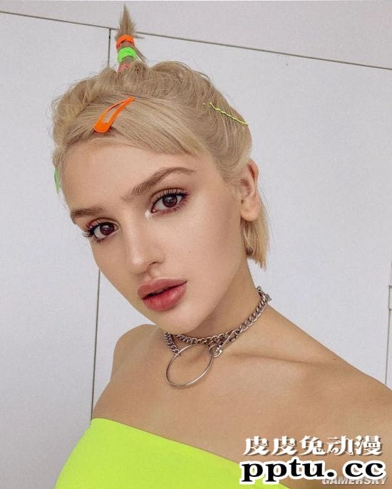 21岁走红的俄罗斯网红辣妹 战斗民族的抖音女王Dina Saeva