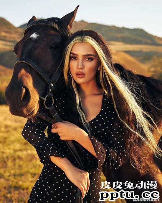 21岁走红的俄罗斯网红辣妹 战斗民族的抖音女王Dina Saeva