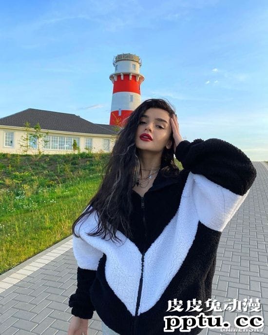 21岁走红的俄罗斯网红辣妹 战斗民族的抖音女王Dina Saeva