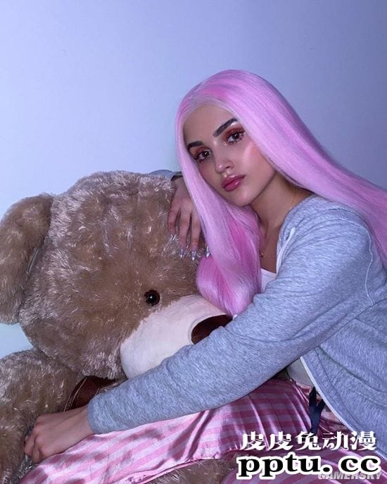 21岁走红的俄罗斯网红辣妹 战斗民族的抖音女王Dina Saeva