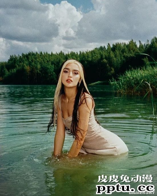 21岁走红的俄罗斯网红辣妹 战斗民族的抖音女王Dina Saeva