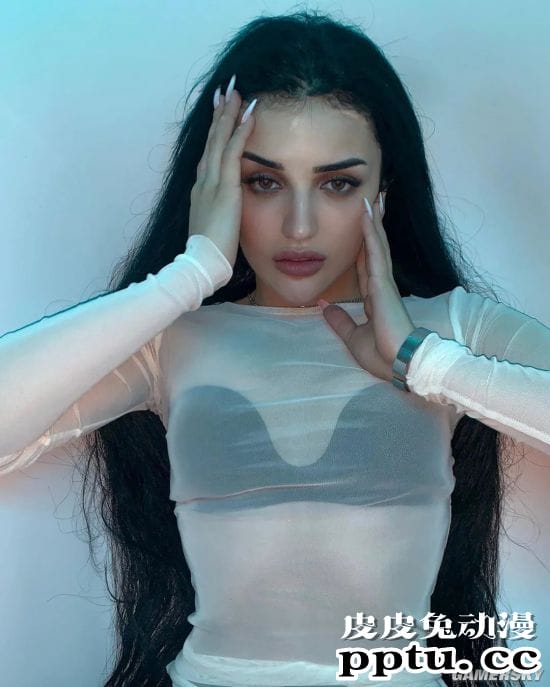 21岁走红的俄罗斯网红辣妹 战斗民族的抖音女王Dina Saeva