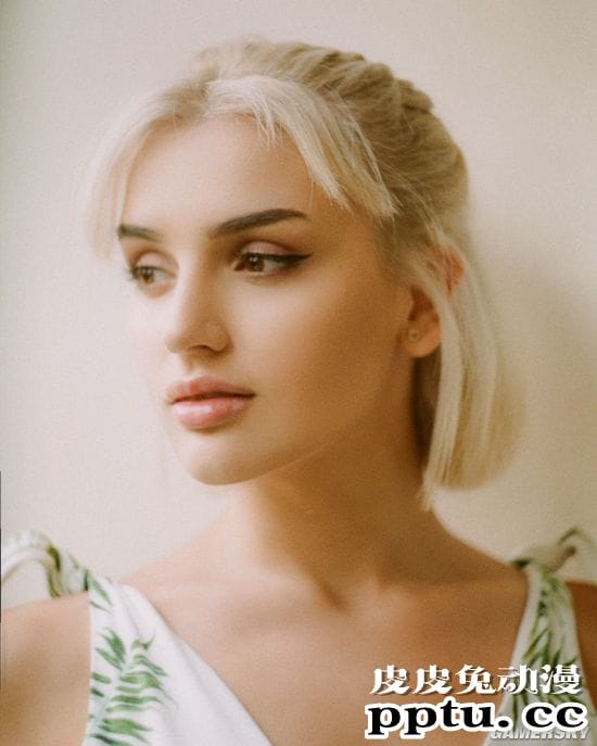 21岁走红的俄罗斯网红辣妹 战斗民族的抖音女王Dina Saeva