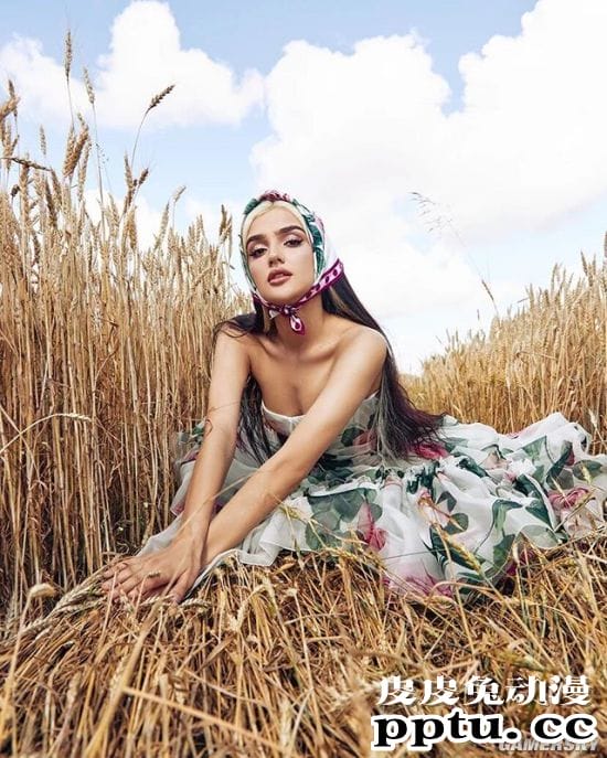 21岁走红的俄罗斯网红辣妹 战斗民族的抖音女王Dina Saeva