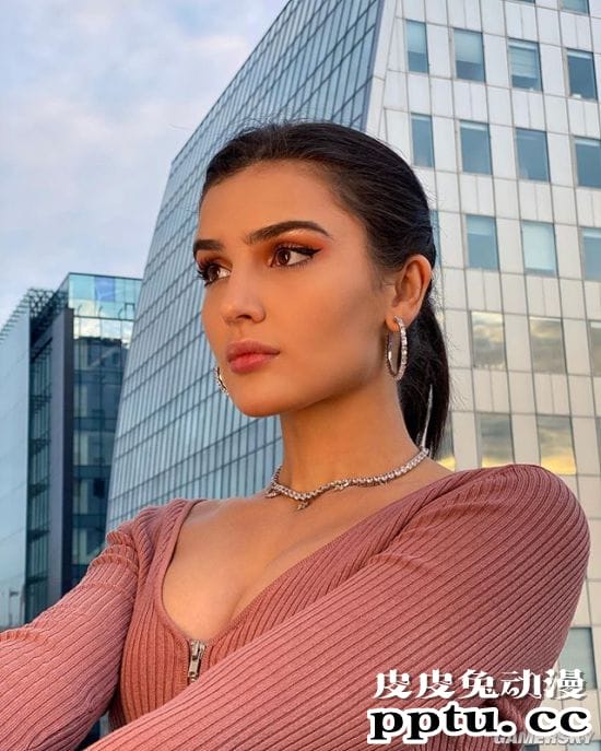 21岁走红的俄罗斯网红辣妹 战斗民族的抖音女王Dina Saeva