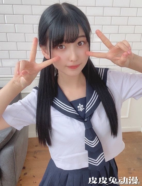 饱满嫩腿制服写真初公开 18岁神颜混血写真偶像森嶋あんり-皮皮兔动漫