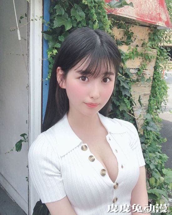 饱满嫩腿制服写真初公开 18岁神颜混血写真偶像森嶋あんり