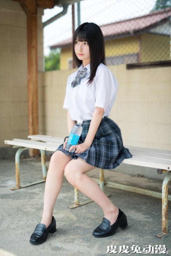 饱满嫩腿制服写真初公开 18岁神颜混血写真偶像森嶋あんり