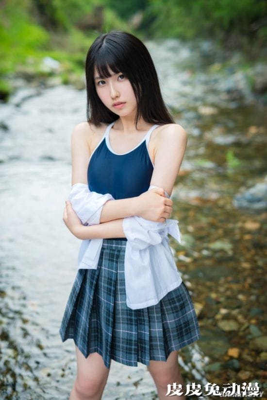 饱满嫩腿制服写真初公开 18岁神颜混血写真偶像森嶋あんり