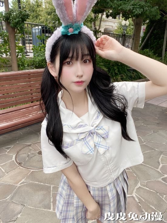 饱满嫩腿制服写真初公开 18岁神颜混血写真偶像森嶋あんり