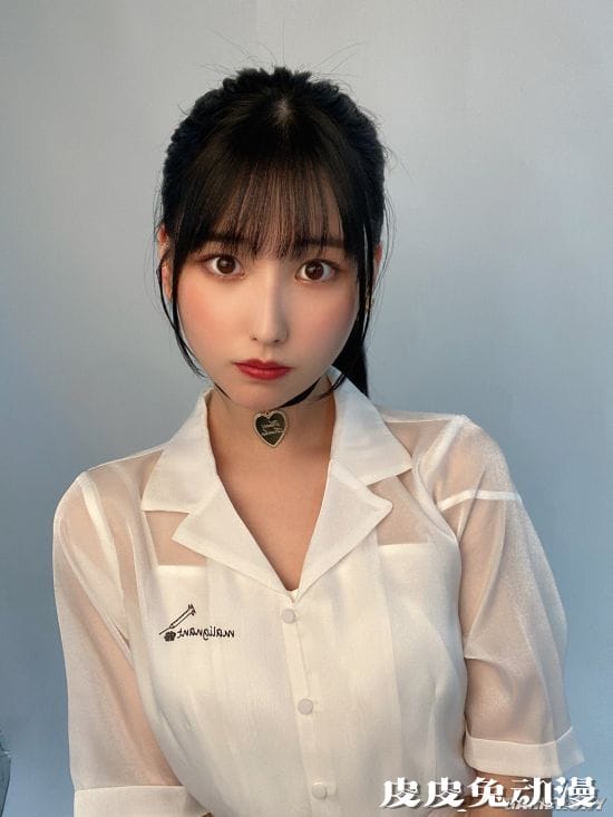 饱满嫩腿制服写真初公开 18岁神颜混血写真偶像森嶋あんり