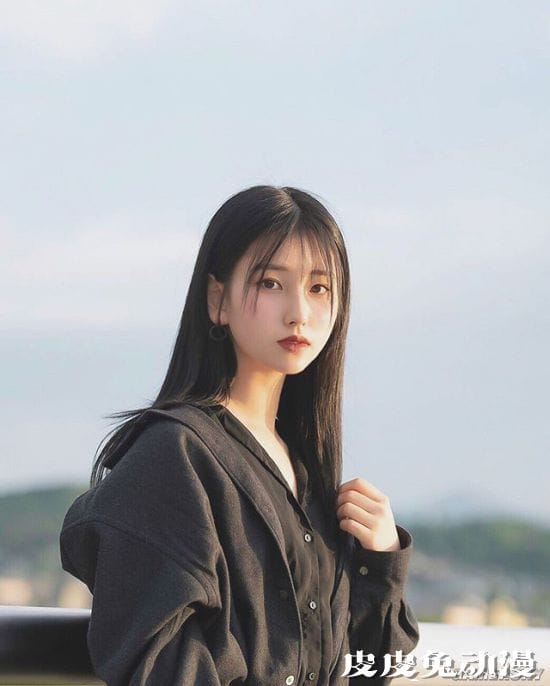 饱满嫩腿制服写真初公开 18岁神颜混血写真偶像森嶋あんり