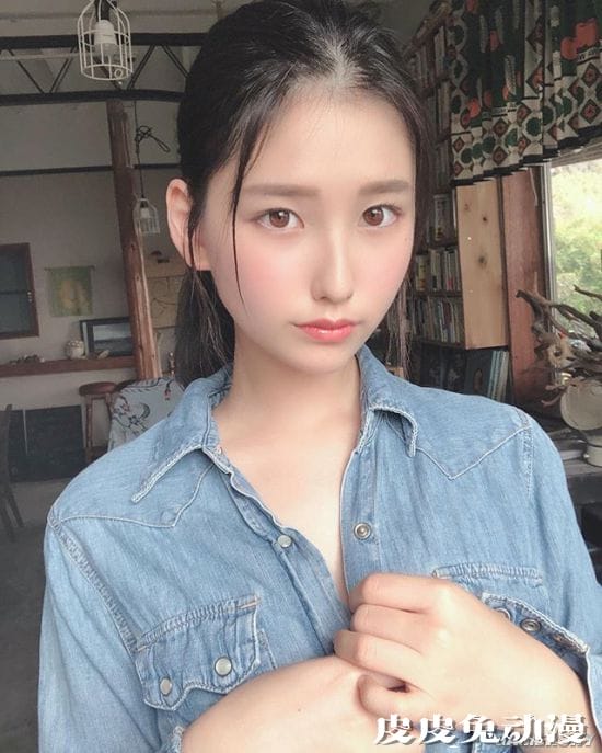 饱满嫩腿制服写真初公开 18岁神颜混血写真偶像森嶋あんり