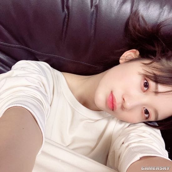 轻熟魅力的超强body 发育过好的写真偶像小仓优香