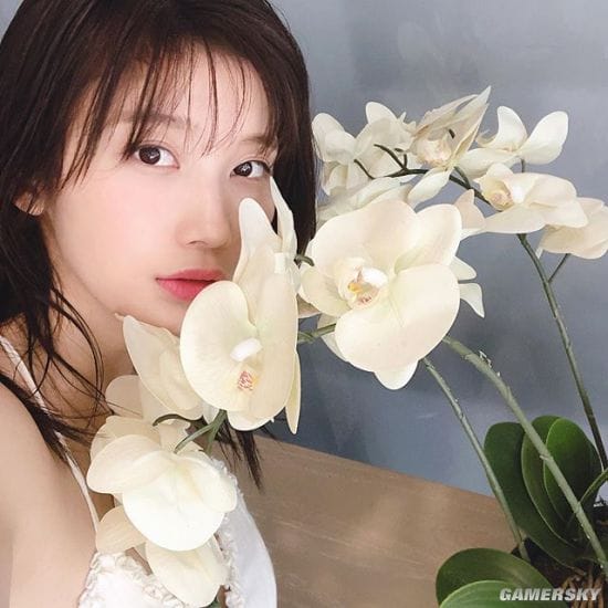 轻熟魅力的超强body 发育过好的写真偶像小仓优香