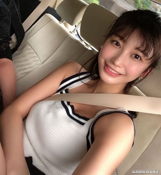 轻熟魅力的超强body 发育过好的写真偶像小仓优香