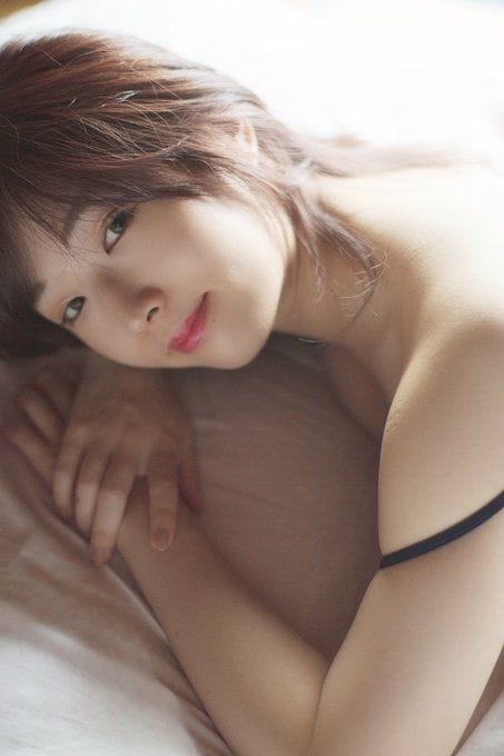 控制不住的视线聚焦 日本素人女主播竟是游戏宅