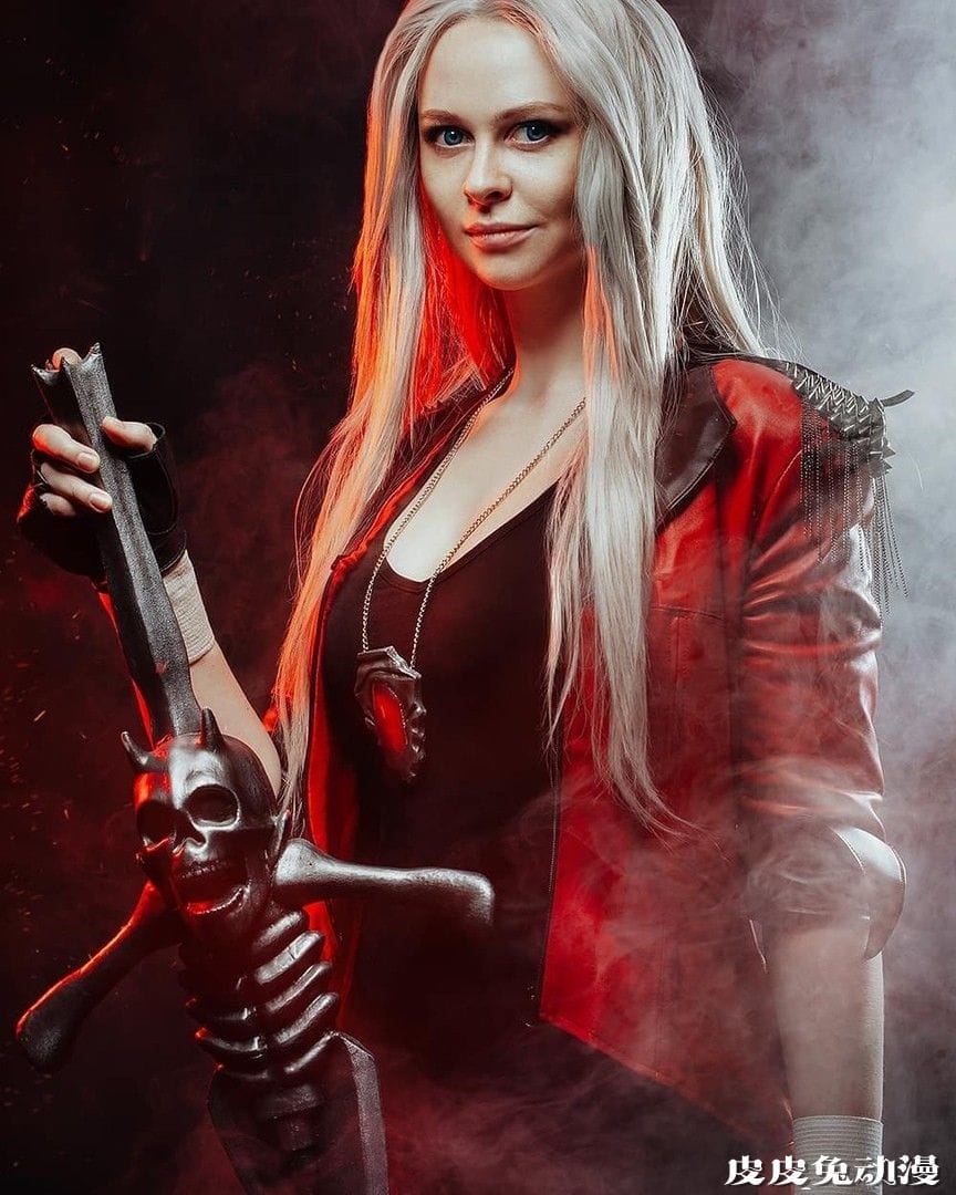 性转但丁与黑丝2B小姐姐 一周大师级CosPlay赏