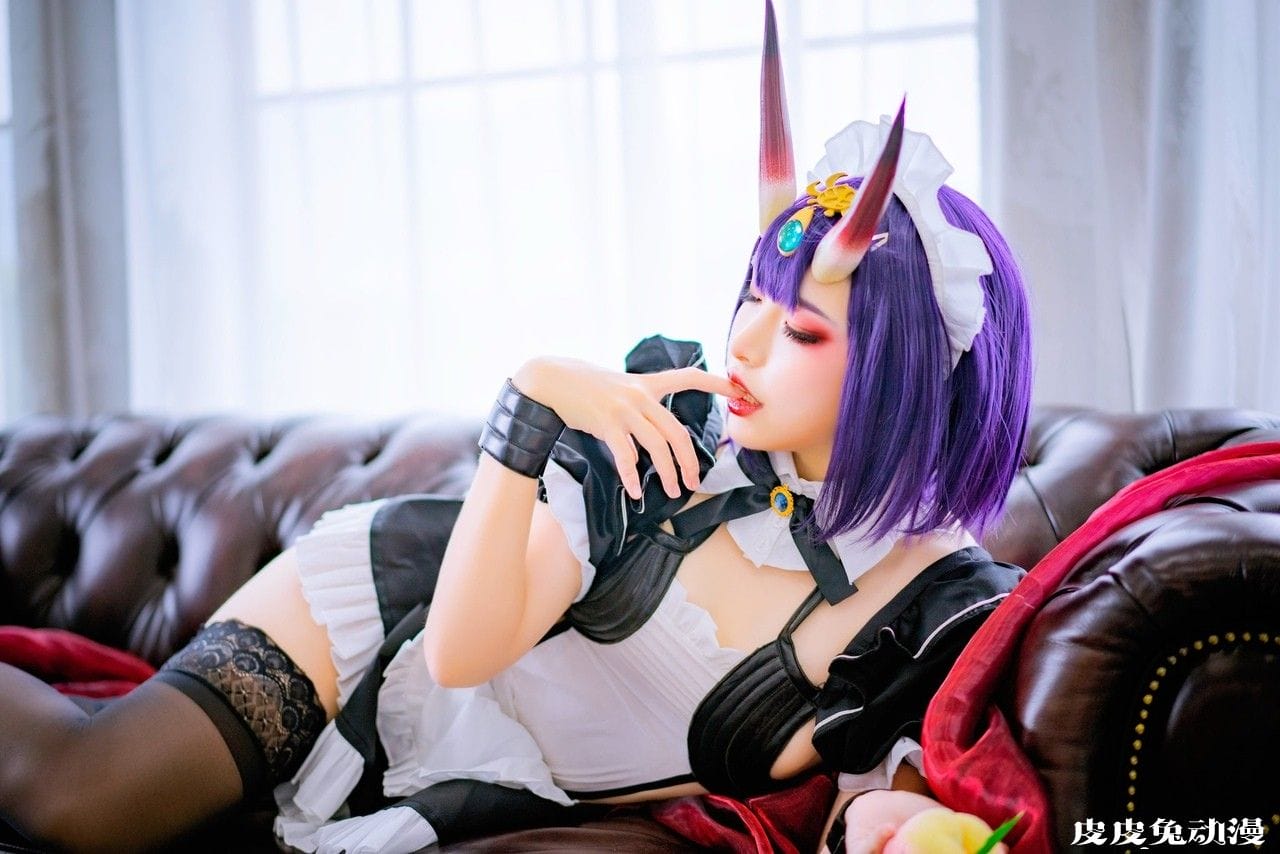 性转但丁与黑丝2B小姐姐 一周大师级CosPlay赏