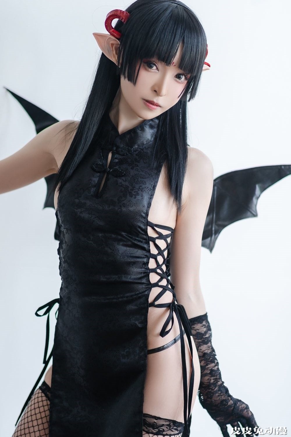 性转但丁与黑丝2B小姐姐 一周大师级CosPlay赏