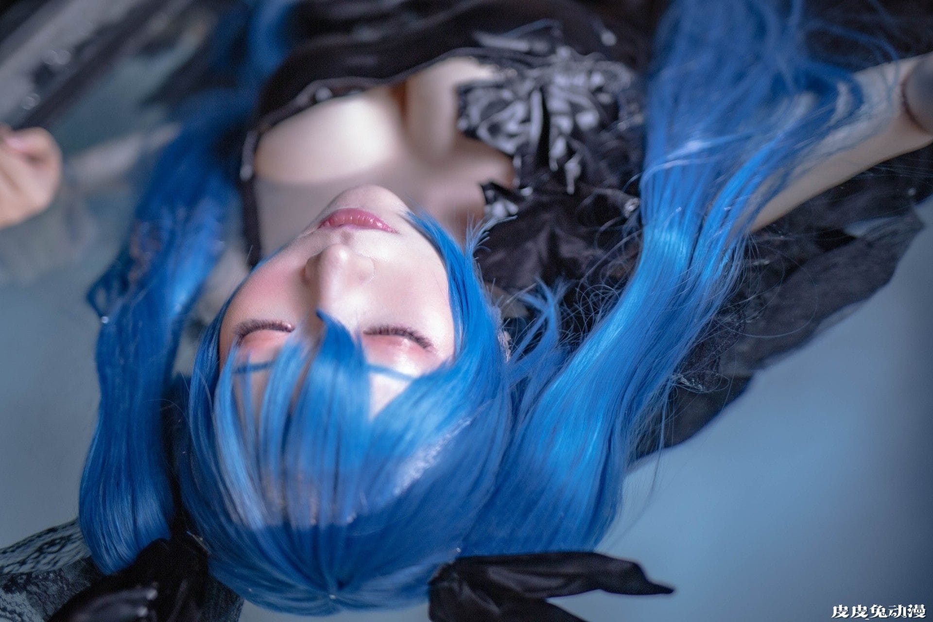 性转但丁与黑丝2B小姐姐 一周大师级CosPlay赏