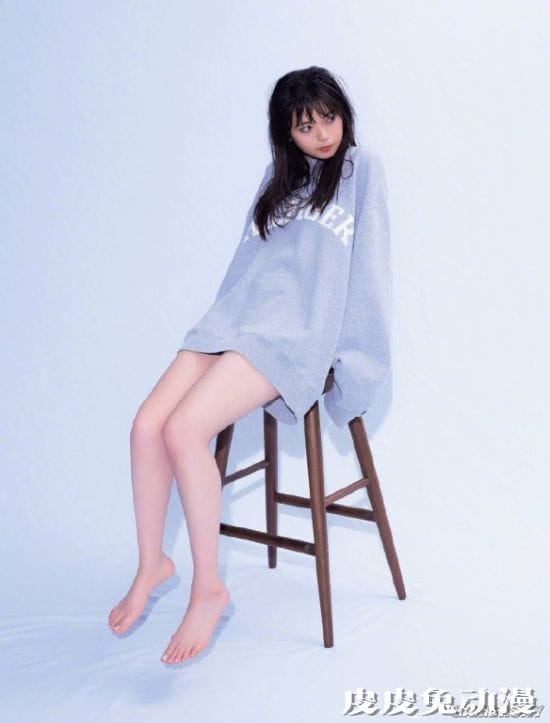 斋藤飞鸟近期杂志写真美照 邻家少女的性感姿态