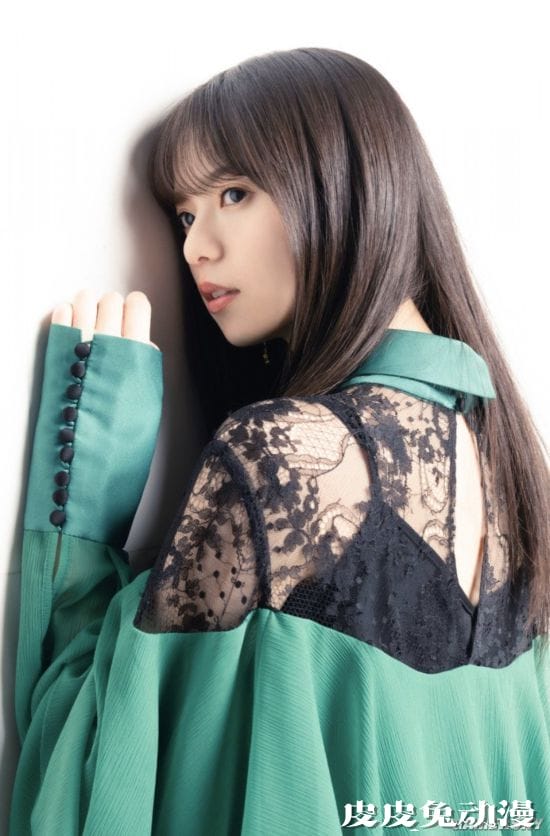 斋藤飞鸟近期杂志写真美照 邻家少女的性感姿态