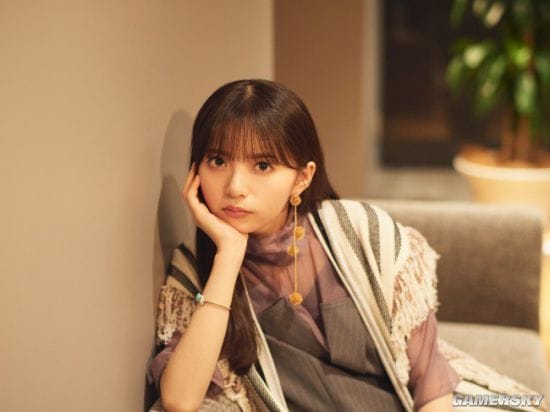 斋藤飞鸟近期杂志写真美照 邻家少女的性感姿态