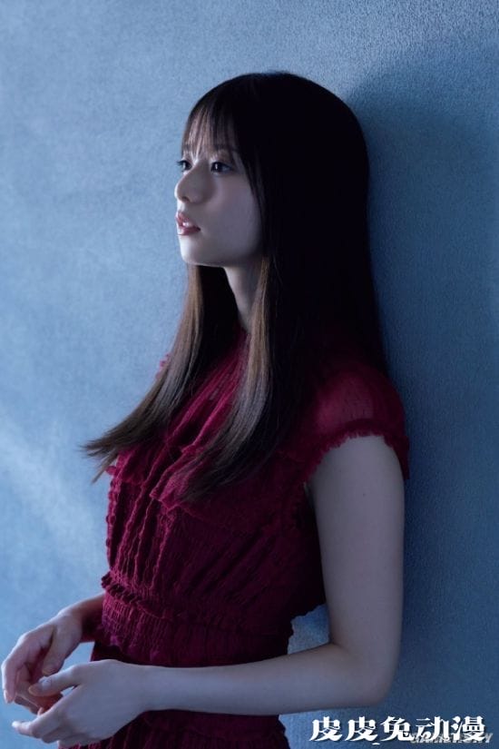 斋藤飞鸟近期杂志写真美照 邻家少女的性感姿态