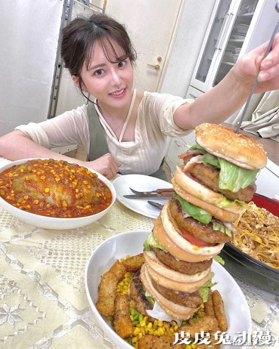 魔鬼身材搭配魔鬼的食量 日本最美吃货女主播谷亜沙子