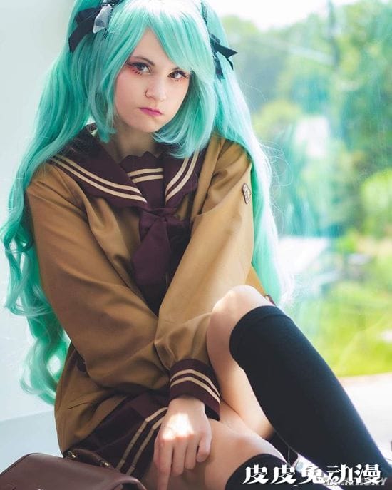 穿衣服秒变3D！身材销魂的美国Coser Blackberry