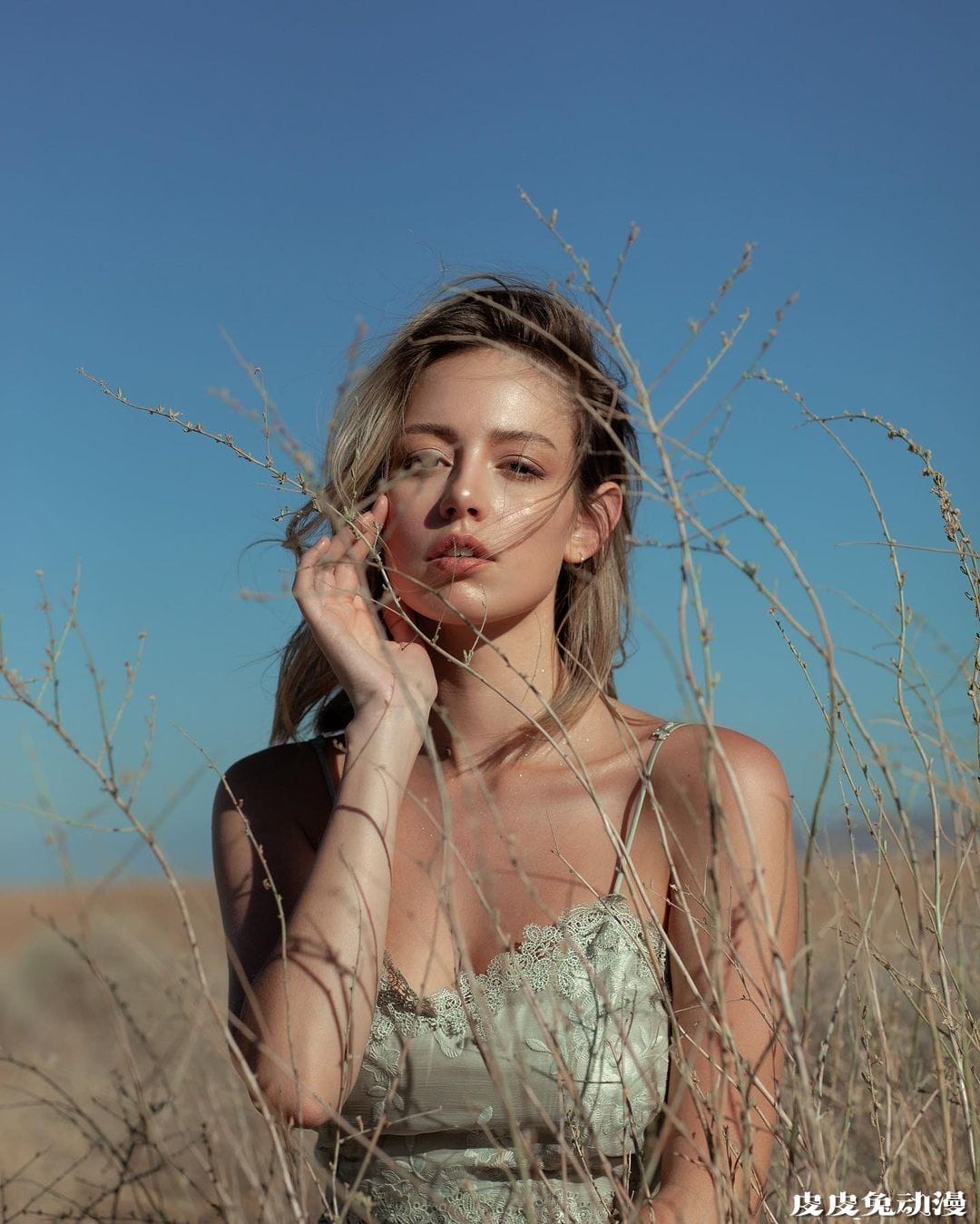 男女通杀素颜美女 小麦色嫩肌的欧美辣姐DagnyPaige