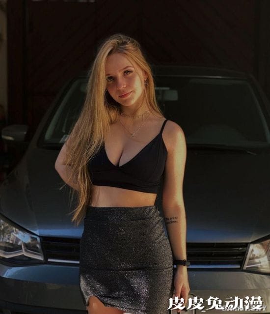 这身材有18岁？发育过度成熟的巴西美少女raphabonas