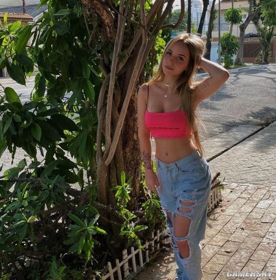 这身材有18岁？发育过度成熟的巴西美少女raphabonas