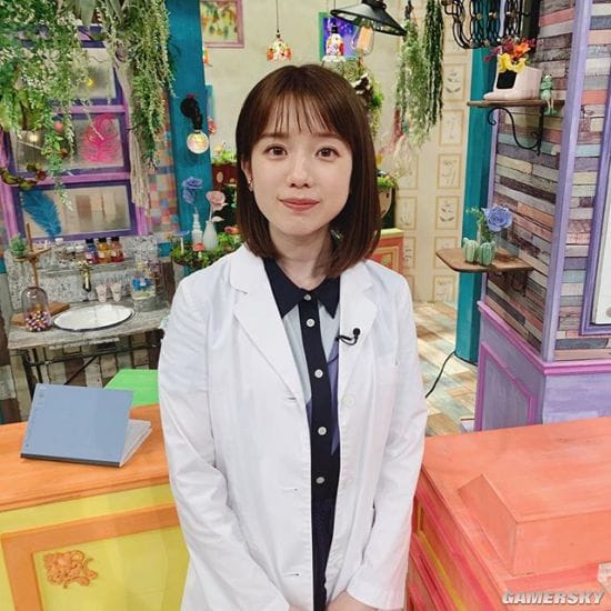 甜美姨母笑秒杀直男粉丝 日本顶级女主播弘中绫香