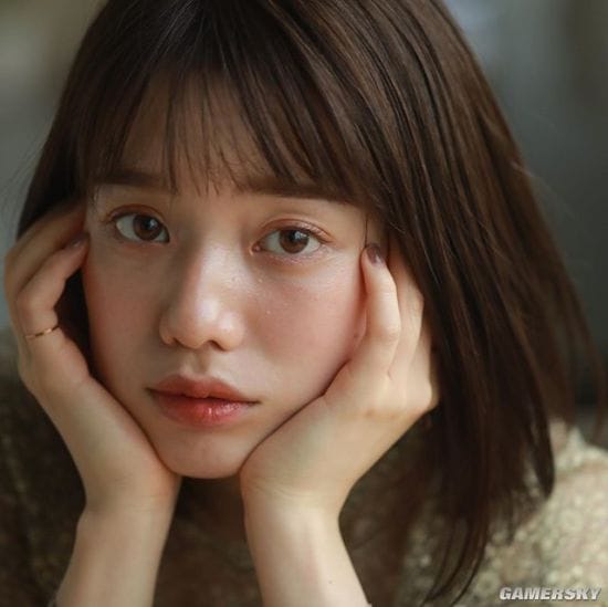 甜美姨母笑秒杀直男粉丝 日本顶级女主播弘中绫香