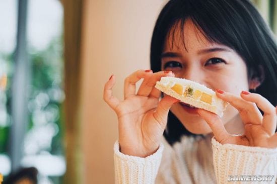 甜美姨母笑秒杀直男粉丝 日本顶级女主播弘中绫香