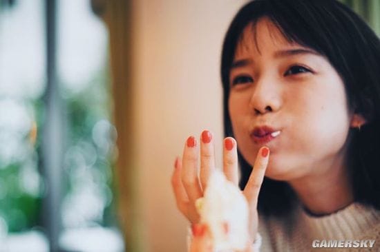 甜美姨母笑秒杀直男粉丝 日本顶级女主播弘中绫香