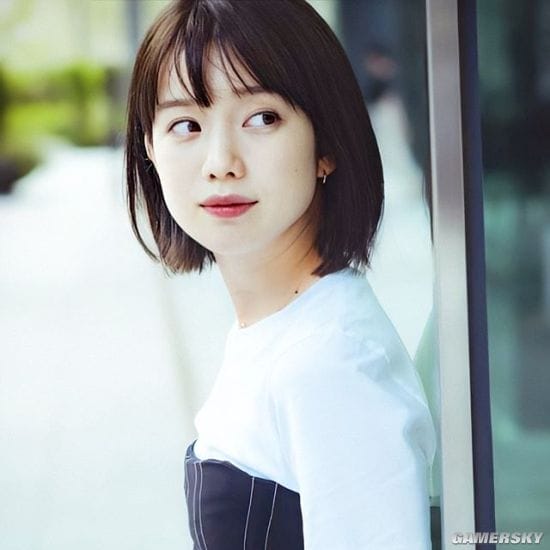 甜美姨母笑秒杀直男粉丝 日本顶级女主播弘中绫香