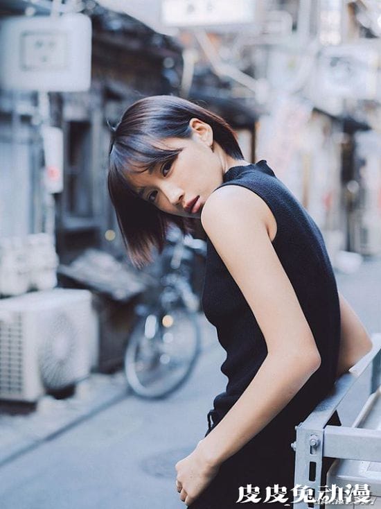 极品I字腿混血正妹 美臀派清纯系写真女星冈田纱里