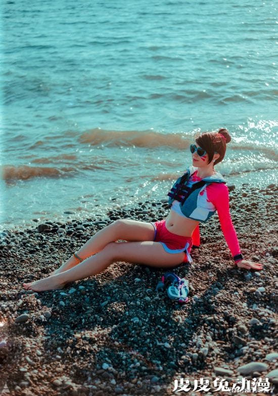 俄妹COS《血源》人偶妹子 精致娃娃脸完美还原