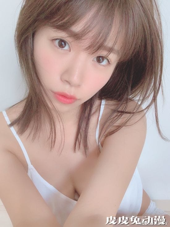 散发轻熟魅力的魔鬼身材 日本写真女星菜乃花