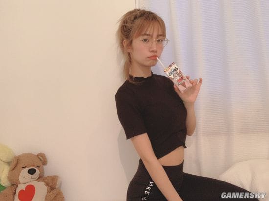 散发轻熟魅力的魔鬼身材 日本写真女星菜乃花