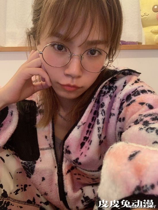 散发轻熟魅力的魔鬼身材 日本写真女星菜乃花