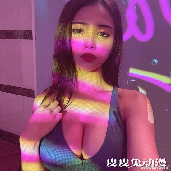 焦糖色美体好想咬一口！来自北海道的极品网红美月