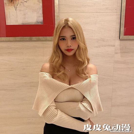 焦糖色美体好想咬一口！来自北海道的极品网红美月