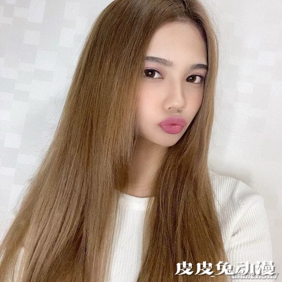 焦糖色美体好想咬一口！来自北海道的极品网红美月