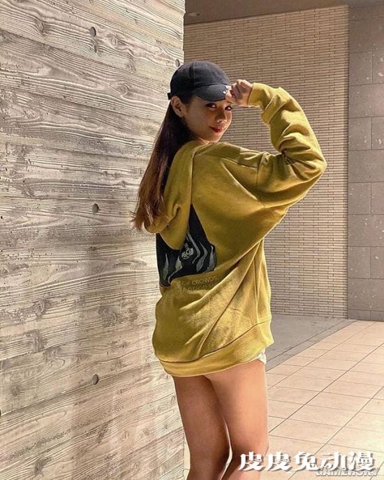 焦糖色美体好想咬一口！来自北海道的极品网红美月